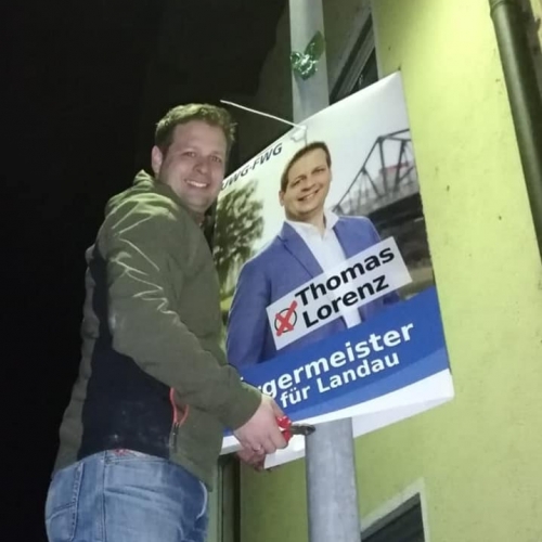 9 wahlplakate.jpg